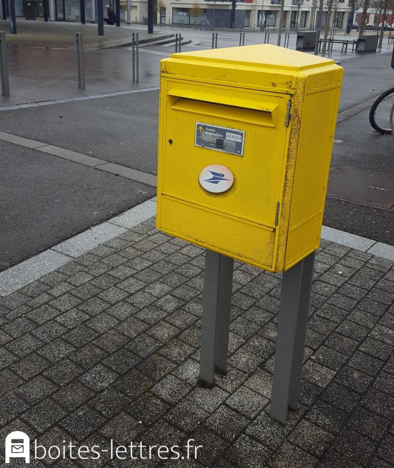 Boîte aux lettres de rue La Poste (boîte jaune)